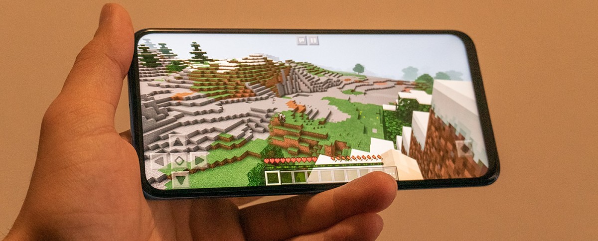 Minecraft PE on the HONOR 9X