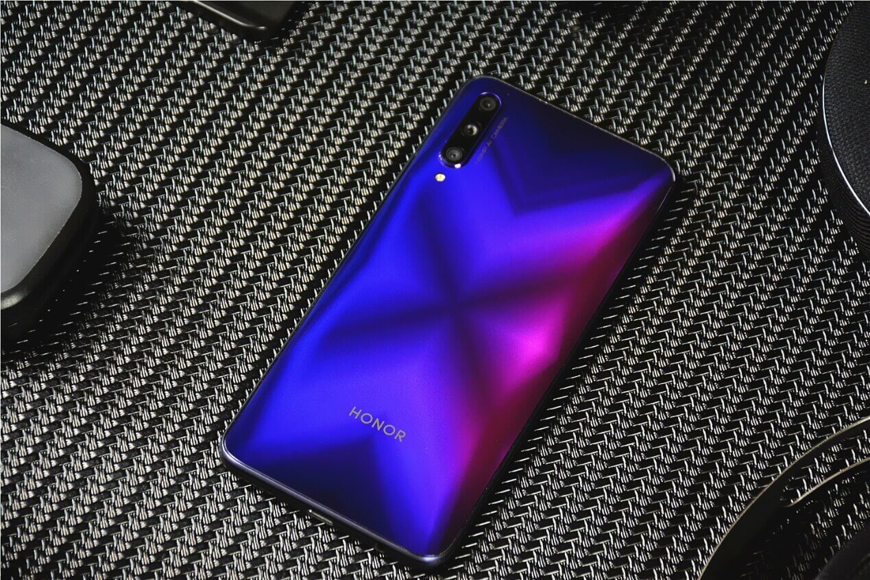 HONOR 9X PRO: 
One Month in with my HONOR 9X PRO