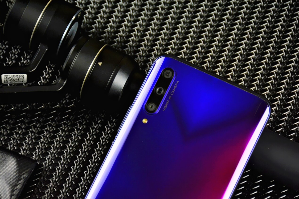 HONOR 9X PRO: 
One Month in with my HONOR 9X PRO