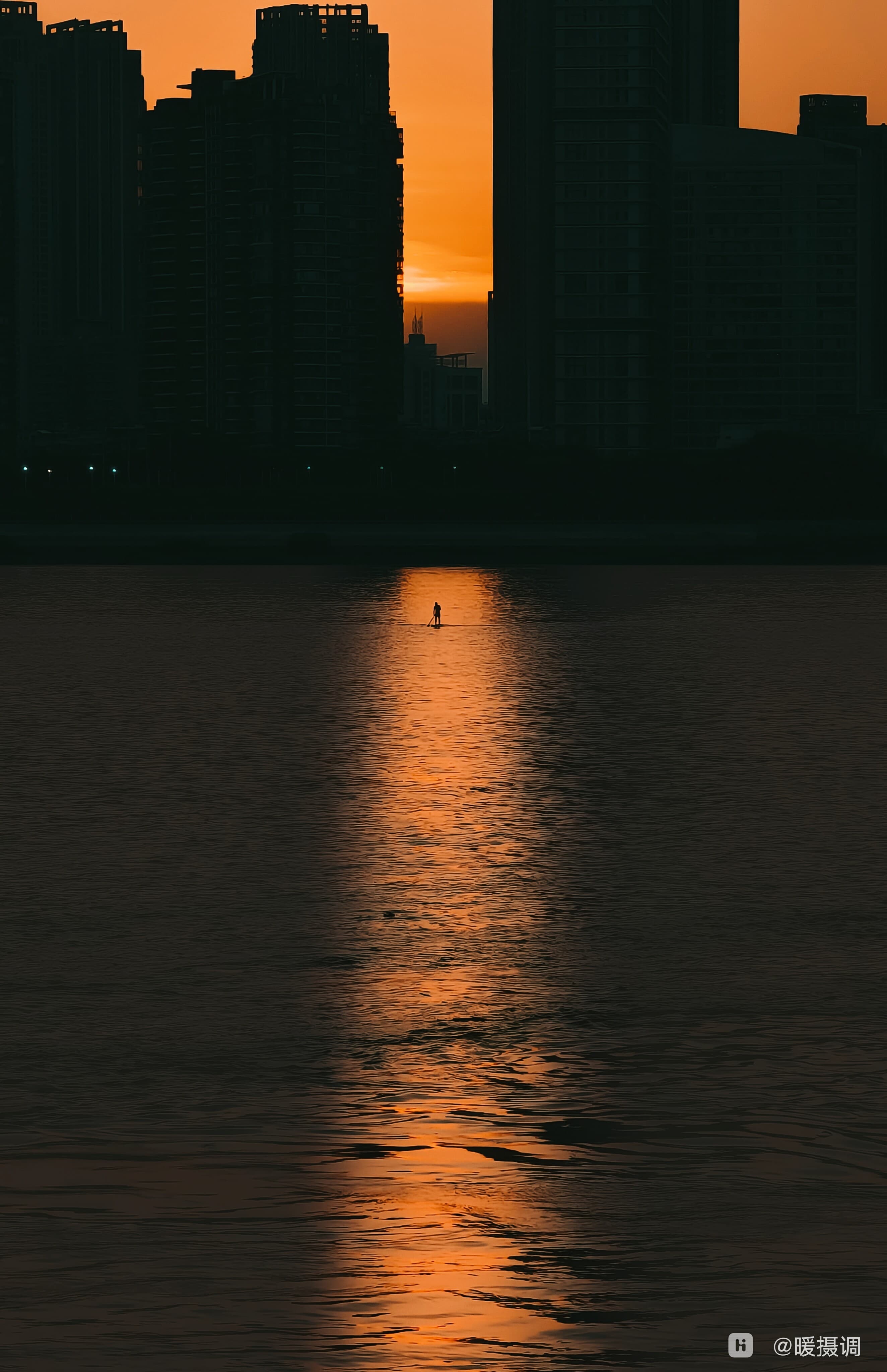 A lone boat in the evening