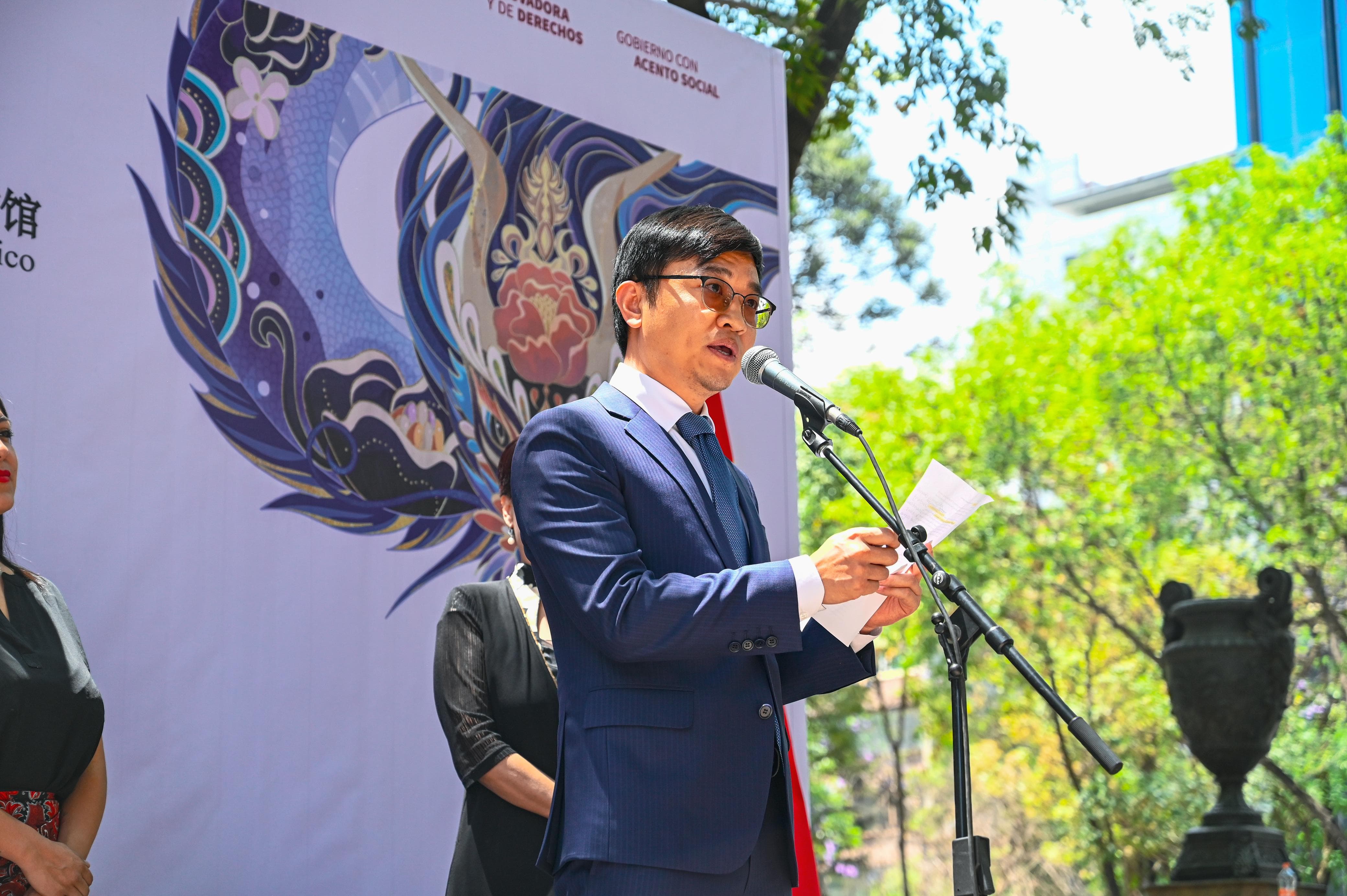 Arte y tecnología, inspiran el futuro: Man Tang, General Manager de HONOR México, inaugura la exposición HONOR Talents Global Design Awards