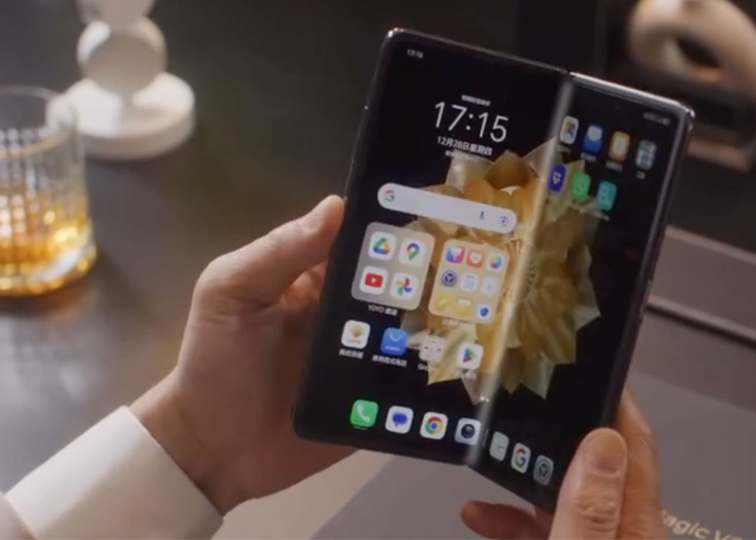 Do Foldable Phones Crease? Here's What You Need to Know