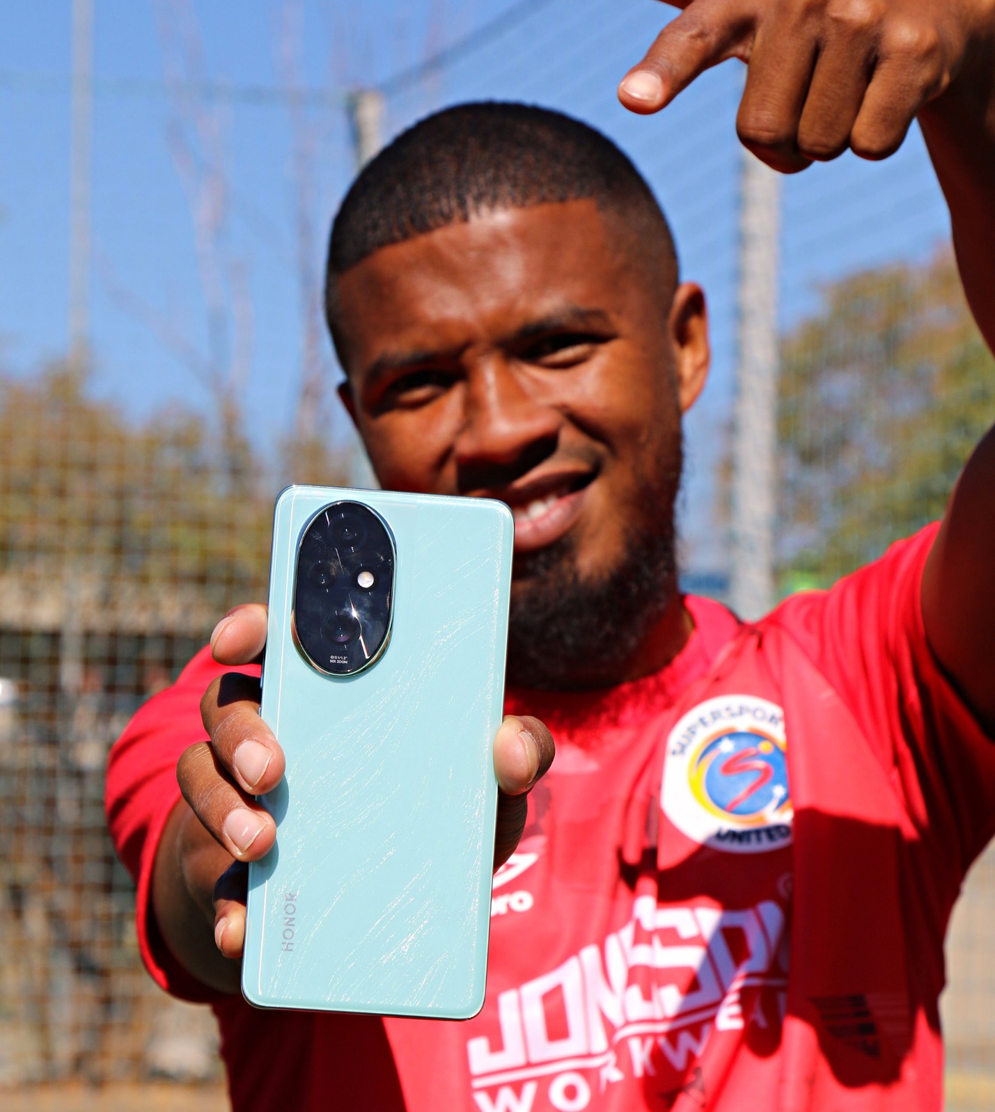 HONOR Partners with SuperSport United FC, Empowering Players with Cutting Edge Technology 2